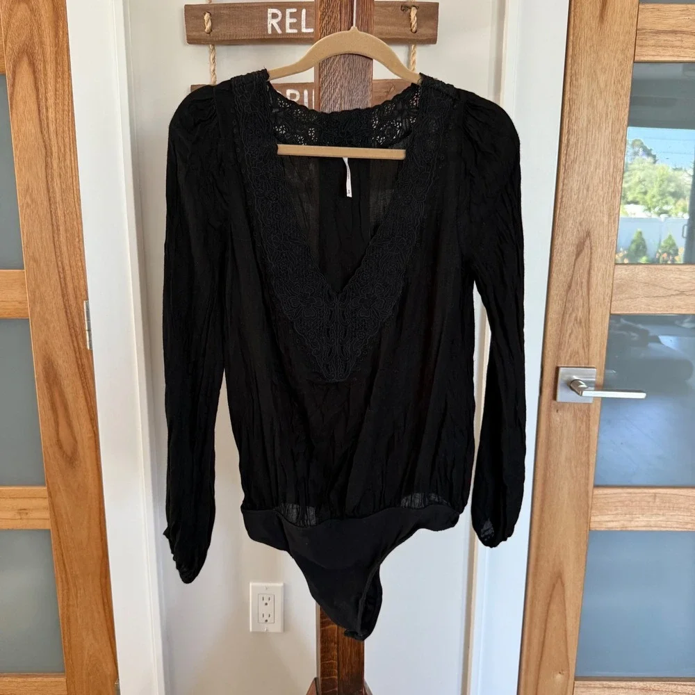 Free People Black Lace Trim Deep V-Neck Long Sleeve Boho Bodysuit Small NWOT